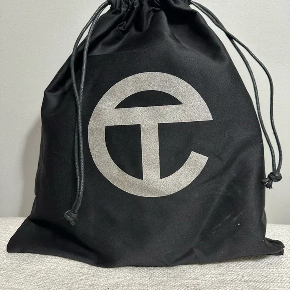 Telfar Circle Bag Azalea Pink – Like New, w/ Dust Bag & Box - Picture 9 of 11